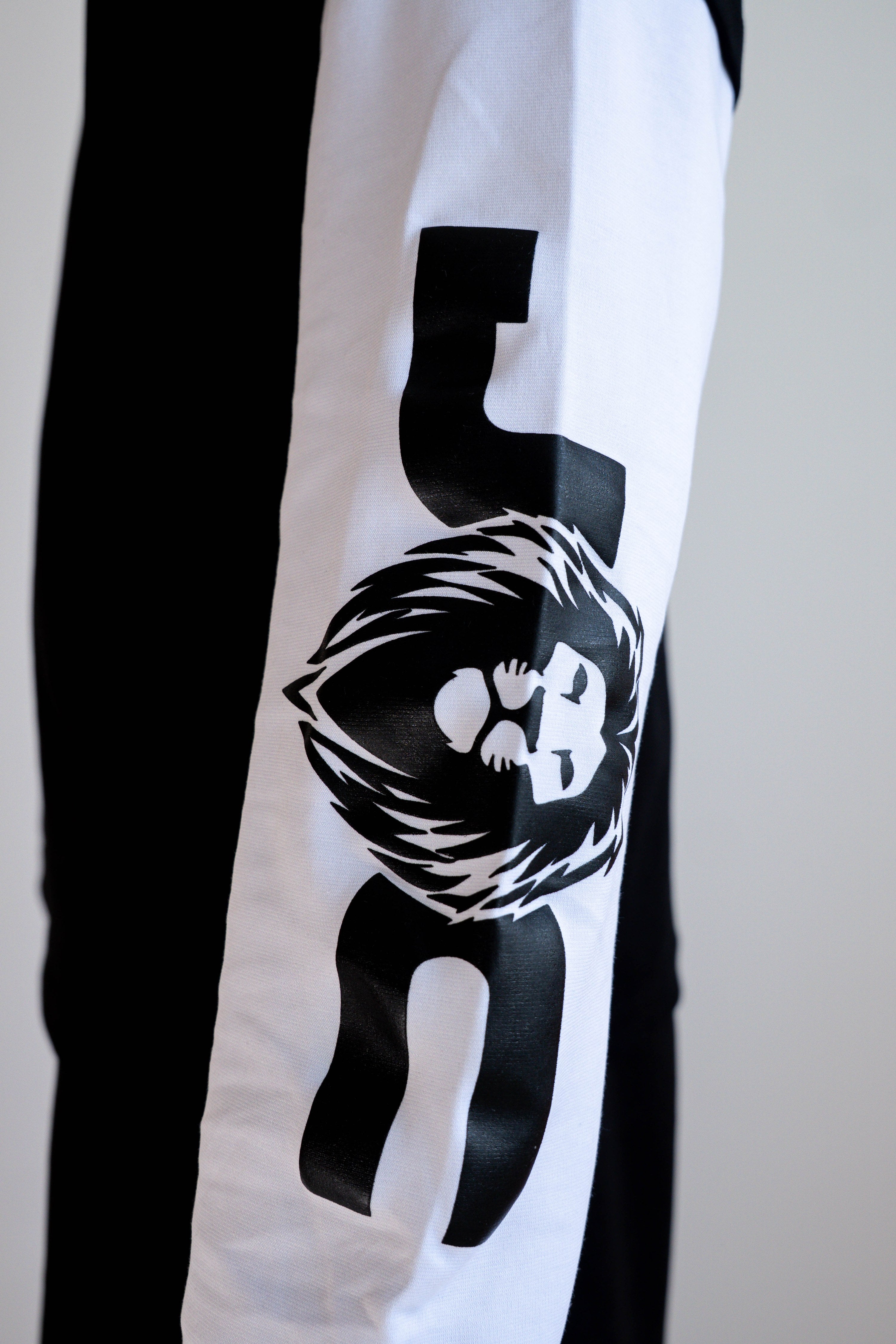 Camiseta Manga Larga Doble Manga Negra/Blanca - JC