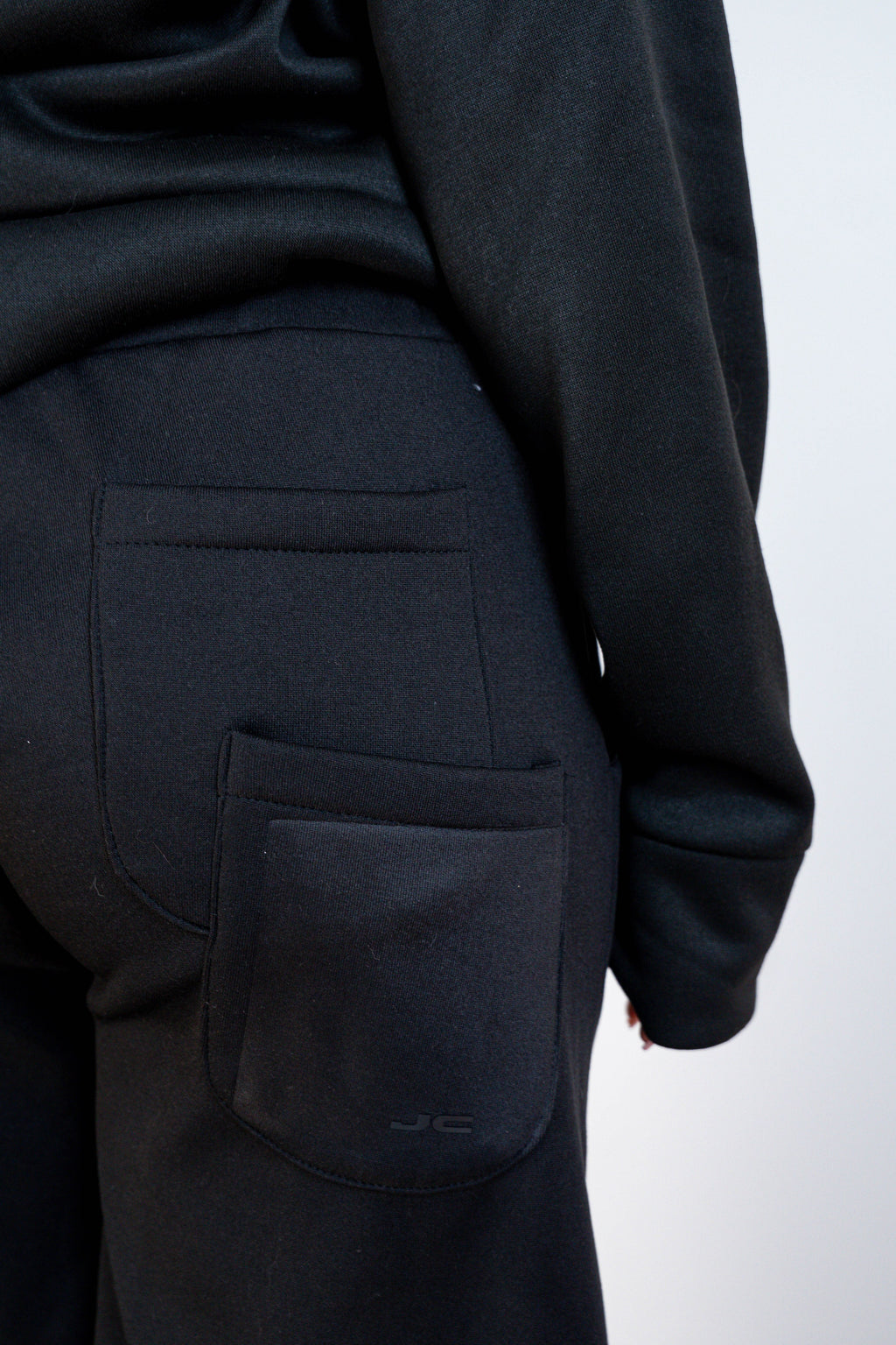 Conjunto Hoodie + Jogger Negro Mujer - JC